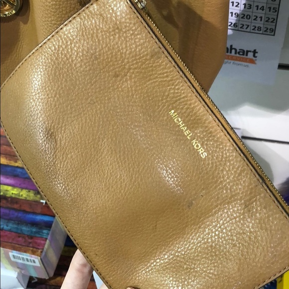 Used Mk purse with little wear - Picture 2 of 4